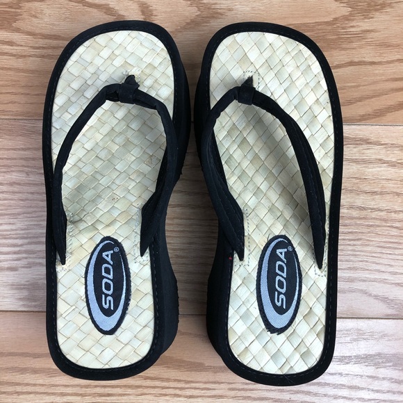 SODA Beach Black Nubuck Platform Sandal Thong - Picture 3 of 9